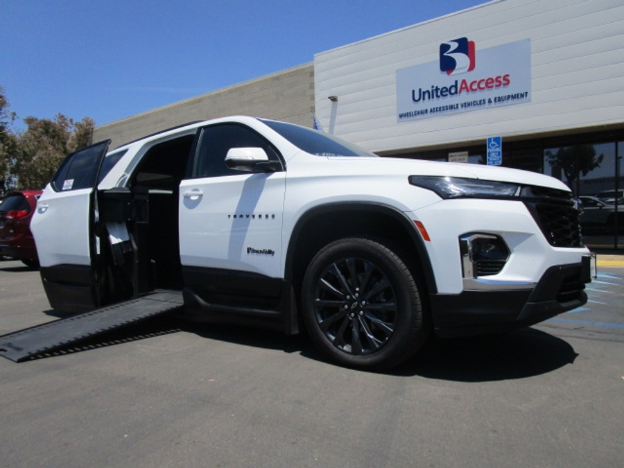 Used 2023 Chevrolet Traverse RS - BraunAbility Side Entry Entry In Floor Automatic Ramp