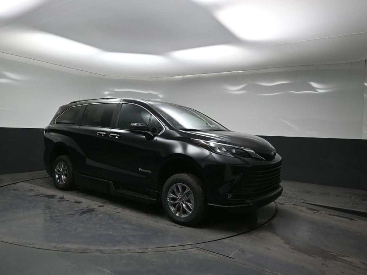 2025 TOYOTA SIENNA - Image 18