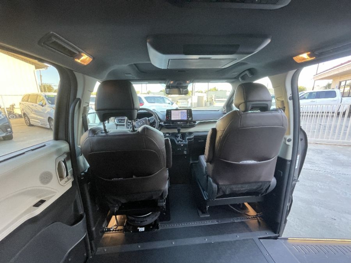 2023 TOYOTA SIENNA - Image 10