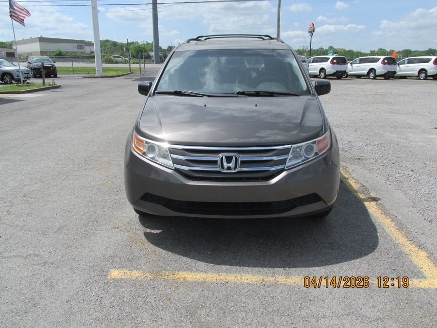 Brown Honda Odyssey image number 5