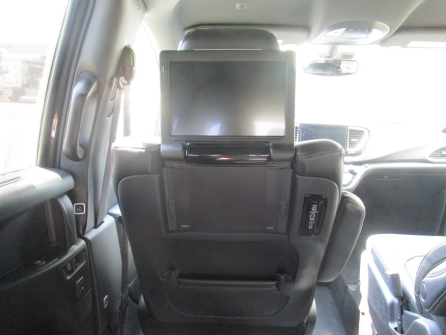 Used 2023 Chrysler Pacifica Touring L - VMI Side Entry Entry In Floor Automatic Ramp