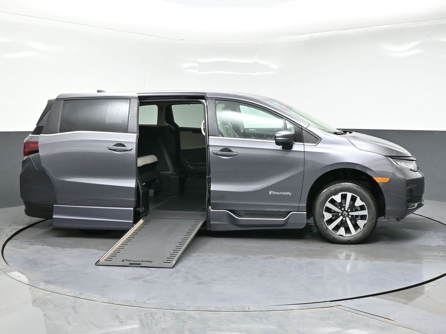 Grey Honda Odyssey image number 7