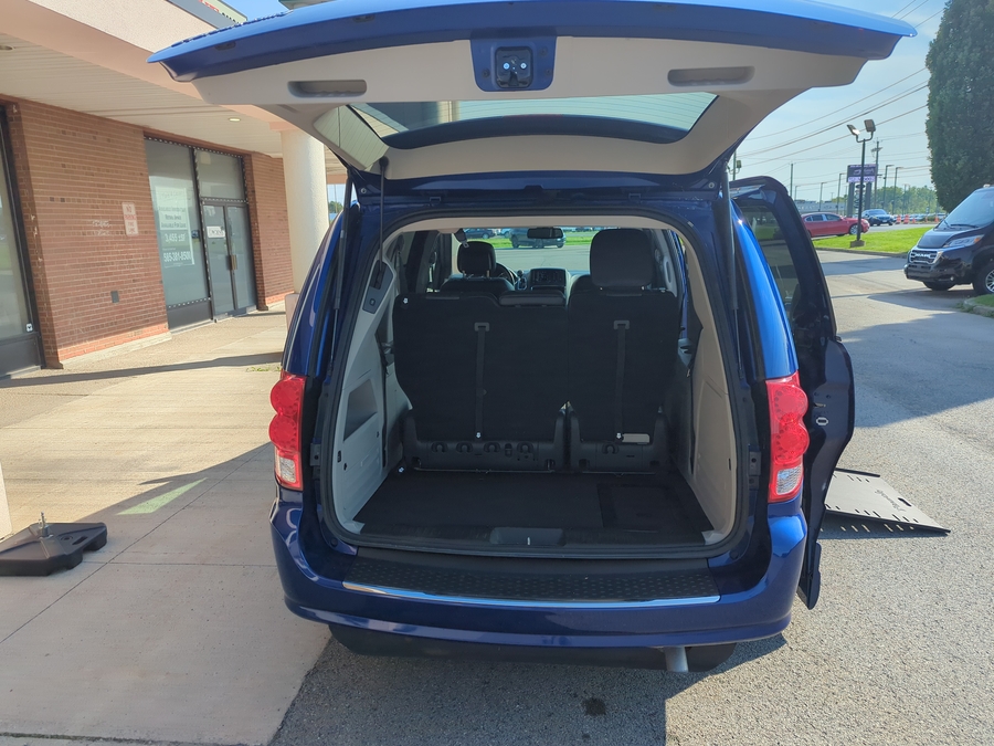 Used 2019 Dodge Grand Caravan SXT - BraunAbility Side Entry In Floor Automatic Ramp