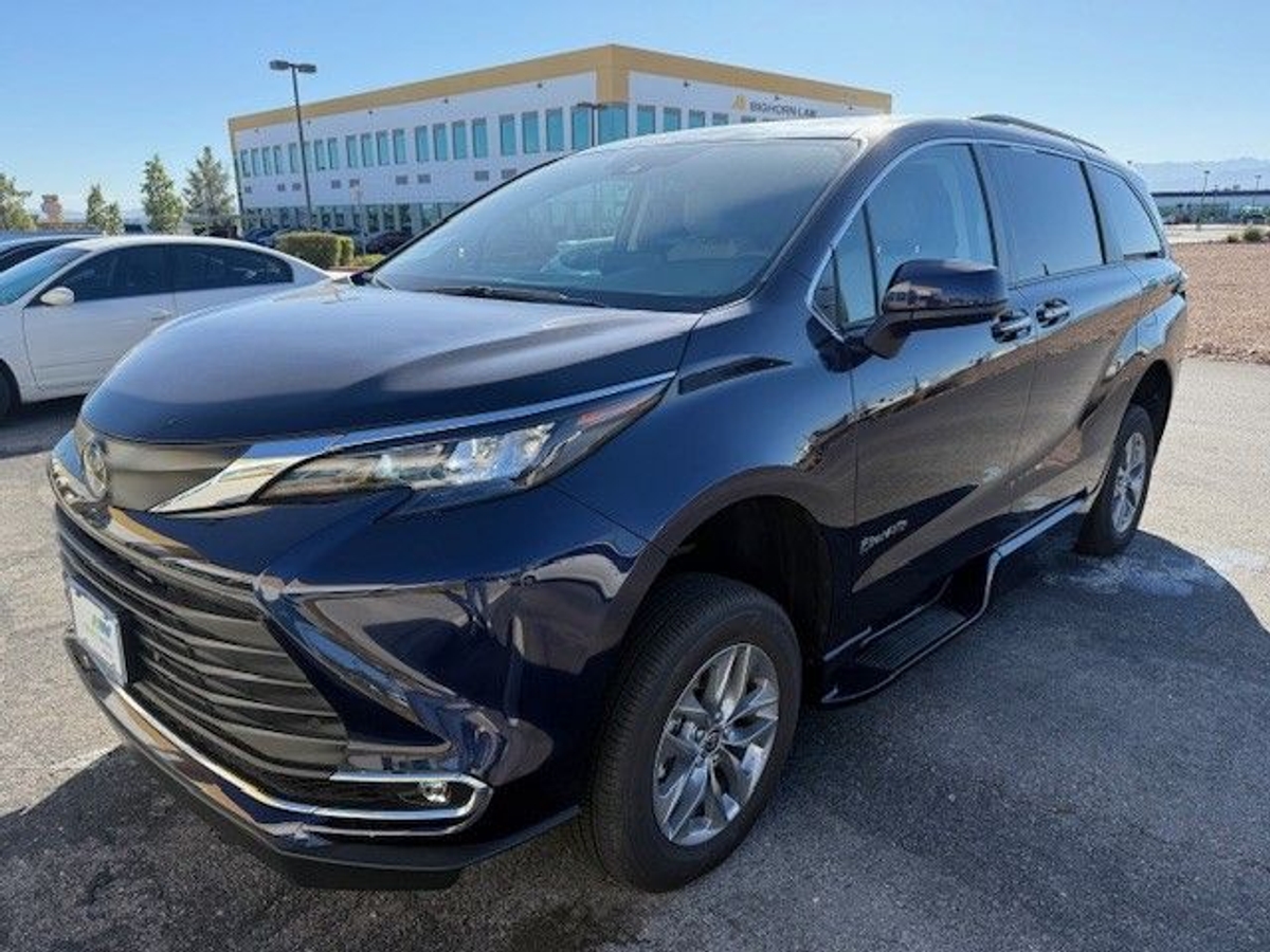 2024 TOYOTA SIENNA - Image 18