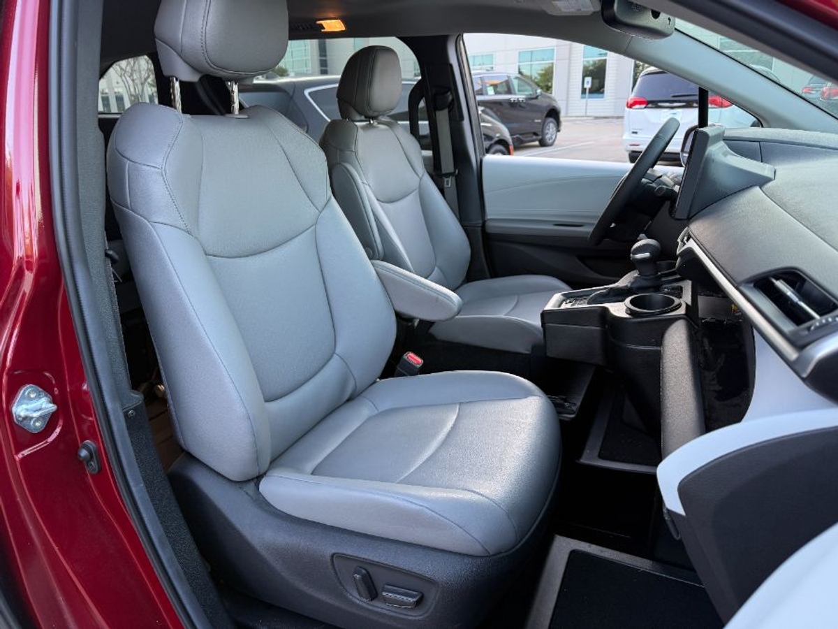 2025 TOYOTA SIENNA - Image 11