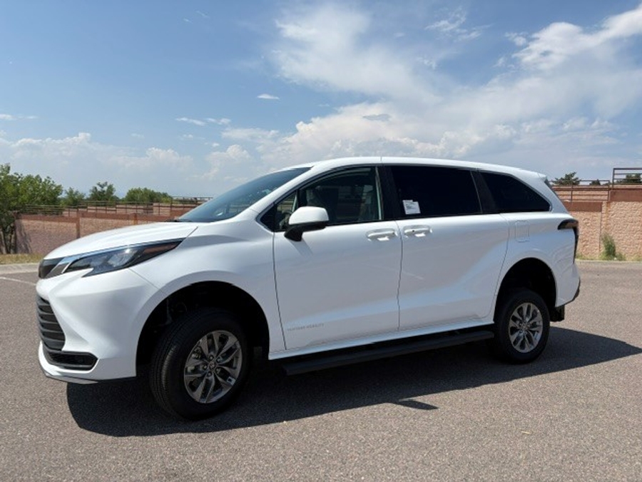 New 2026 Toyota Sienna Hybrid LE - Vantage Mobility Rear Entry Fold Out Manual Ramp