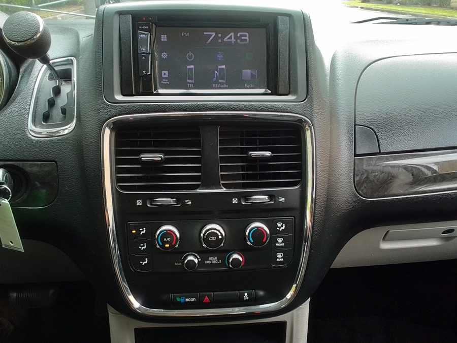 Brown Dodge Grand Caravan image number 1