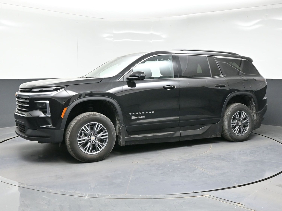 New 2026 Chevrolet Traverse 1LT - BraunAbility Side Entry Entry In Floor Automatic Ramp