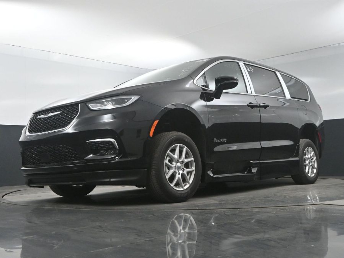 2025 CHRYSLER PACIFICA - Image 19