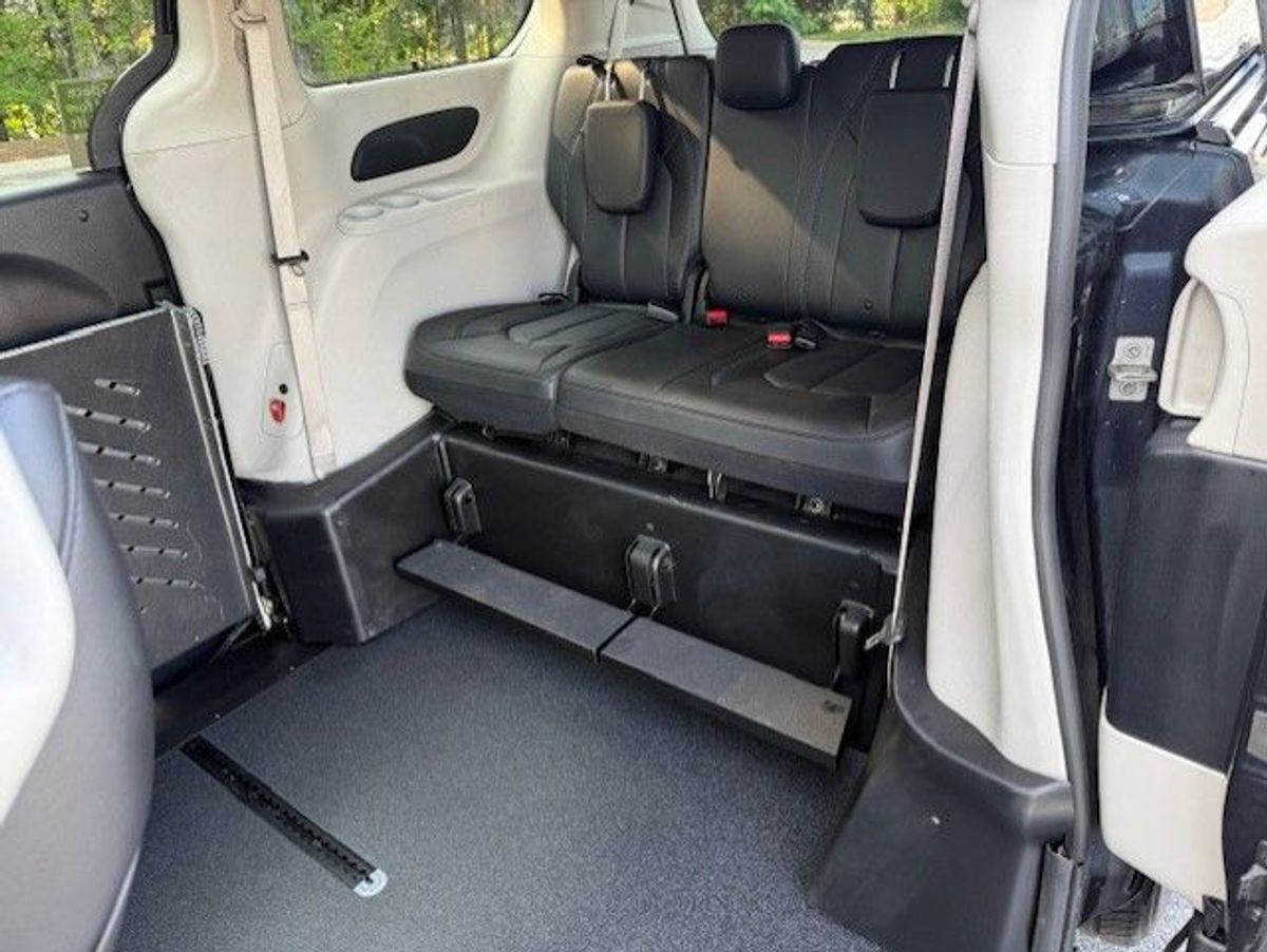 2021 CHRYSLER PACIFICA - Image 13