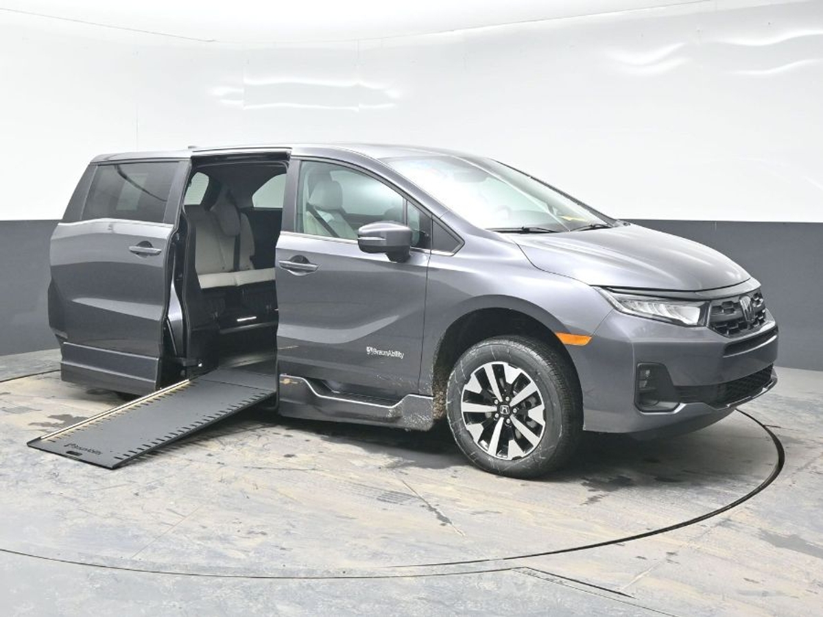 Grey Honda Odyssey image number 1