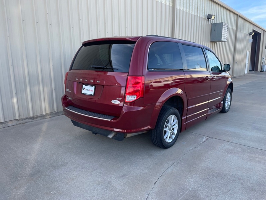 Used 2016 Dodge Grand Caravan SXT - BraunAbility Side Entry In Floor Automatic Ramp