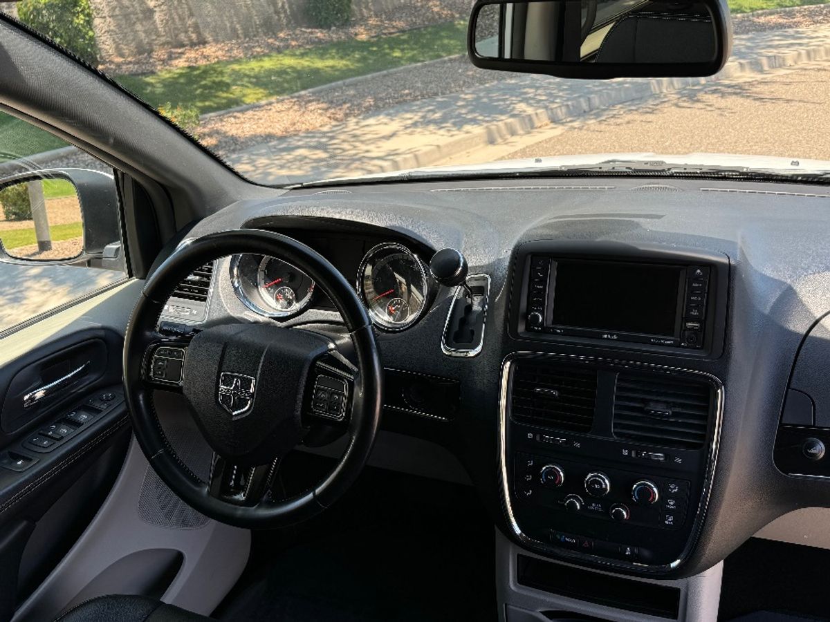 2019 DODGE GRAND CARAVAN - Image 4