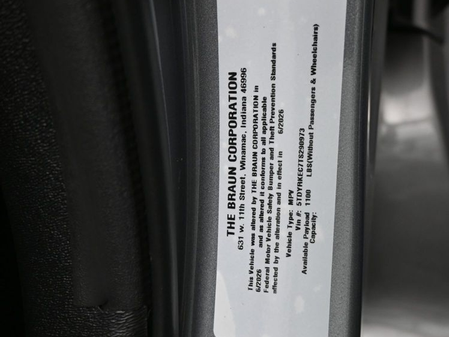 New 2026 Toyota Sienna Hybrid XLE Add - BraunAbility Side Entry Fold Out Automatic Ramp