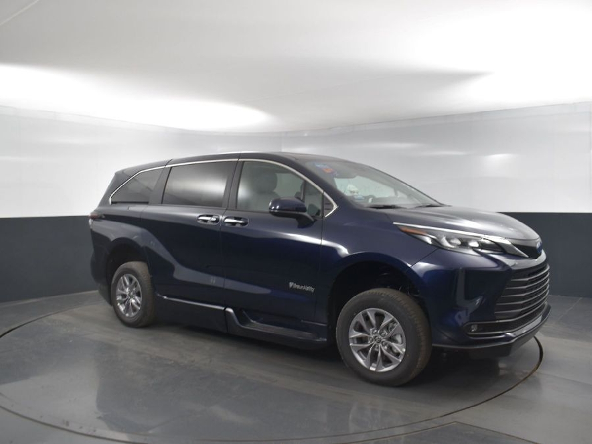 2025 TOYOTA SIENNA - Image 18