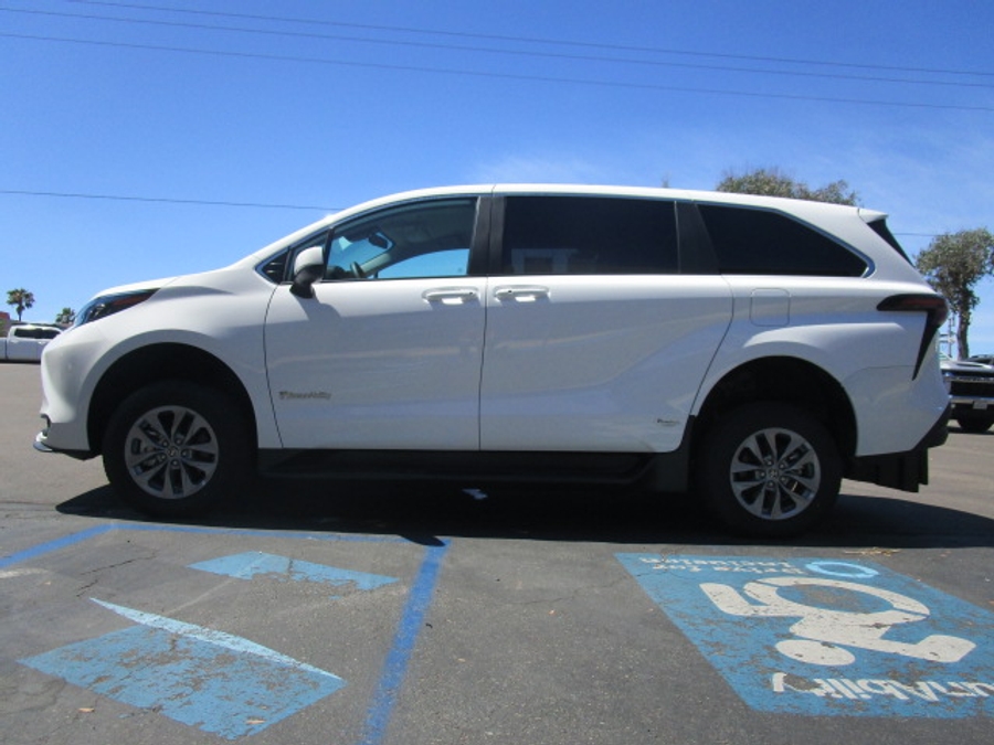 New 2025 Toyota Sienna Hybrid LE - BraunAbility Commercial Rear Entry Entry Fold Out Manual Ramp
