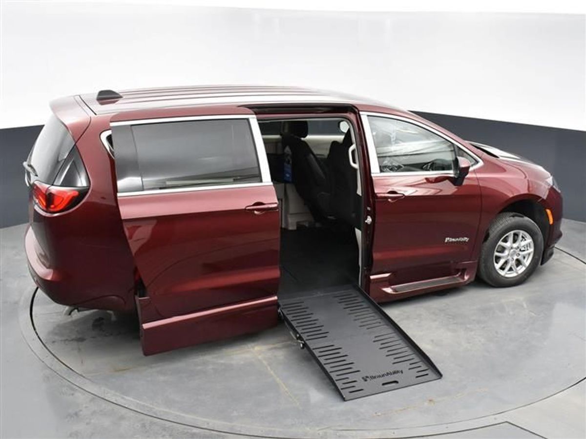 2023 CHRYSLER VOYAGER - Image 6