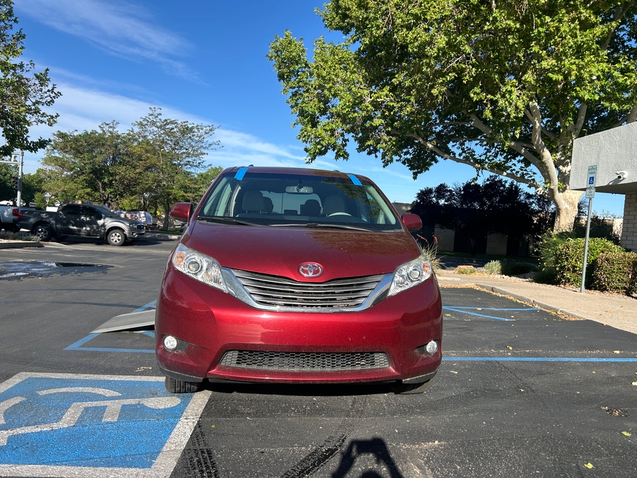 Used 2013 Toyota Sienna XLE - VMI Side Entry Entry In Floor Automatic Ramp