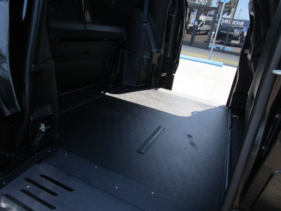 Used 2023 Chrysler Pacifica Touring L - BraunAbility Side Entry Entry Fold Out Automatic Ramp
