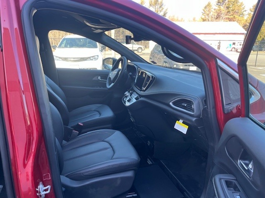 Red Chrysler Pacifica image number 11