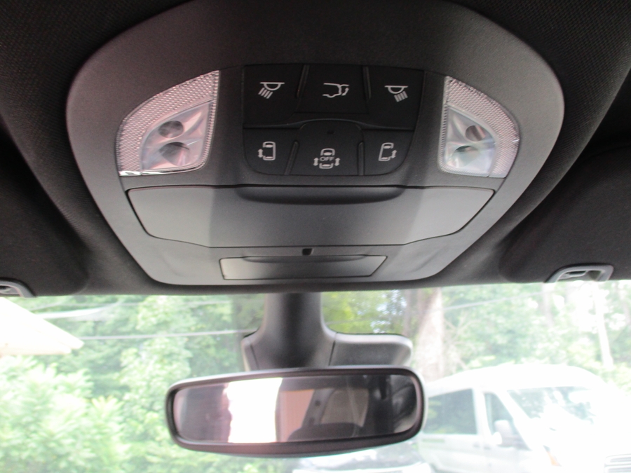 White Chrysler Pacifica image number 8