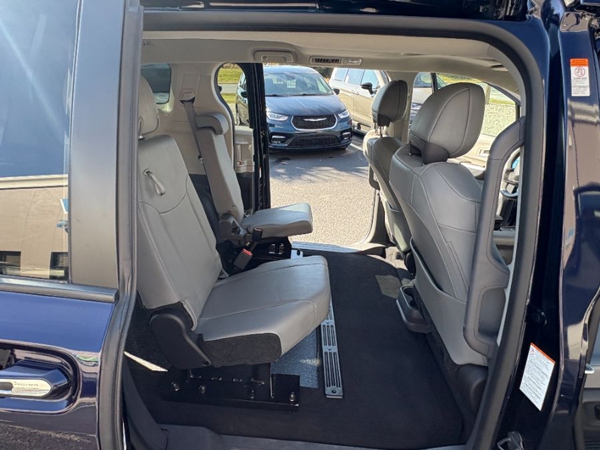 2024 TOYOTA SIENNA - Image 4