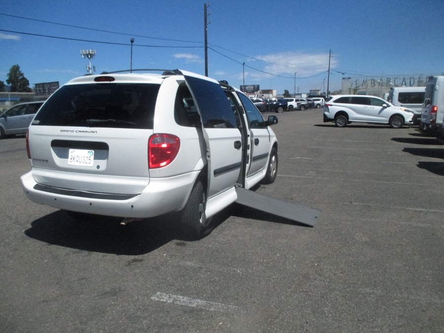 2005 Dodge Grand Caravan SE - Photo 7