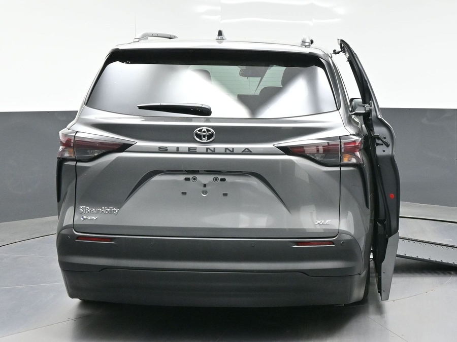 New 2026 Toyota Sienna Hybrid XLE Add - BraunAbility Side Entry In Floor Automatic Ramp