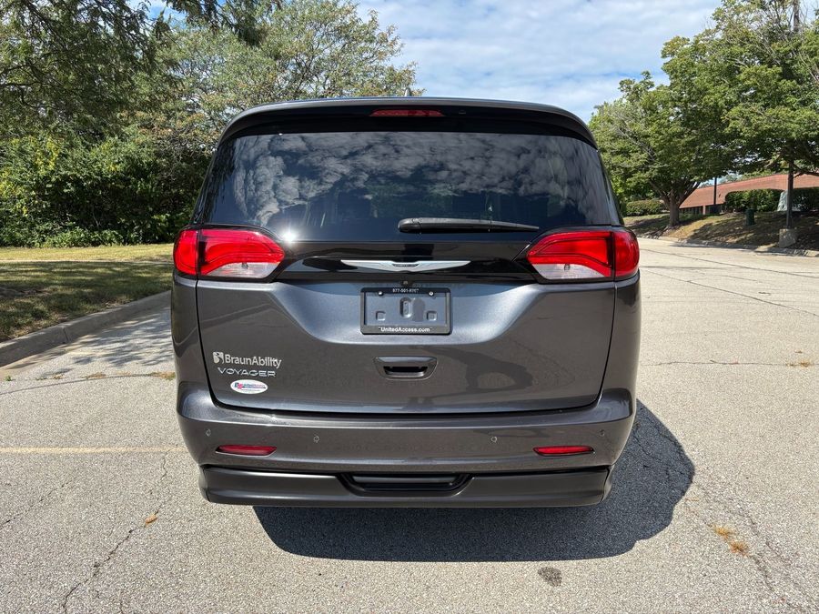 Used 2022 Chrysler Voyager LX - BraunAbility Side Entry Entry Fold Out Automatic Ramp