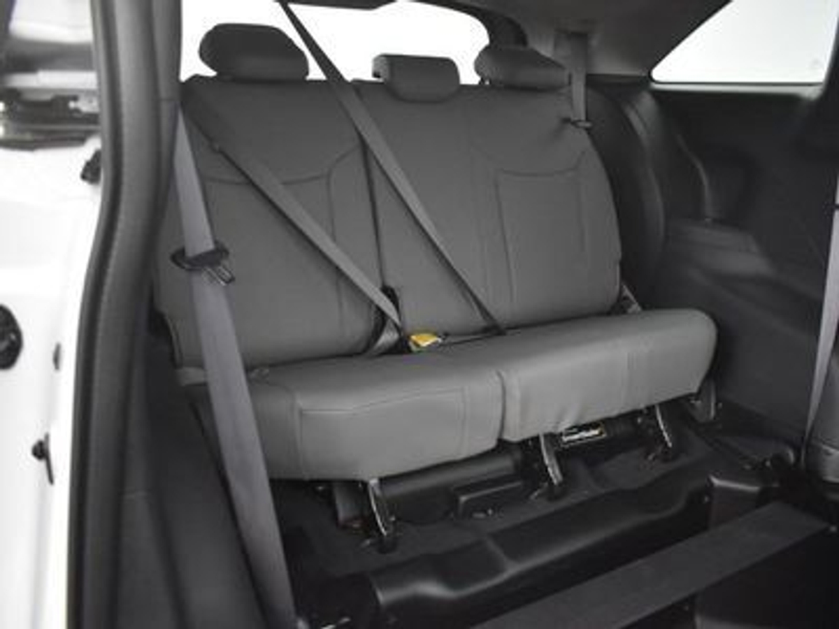 2025 TOYOTA SIENNA - Image 8