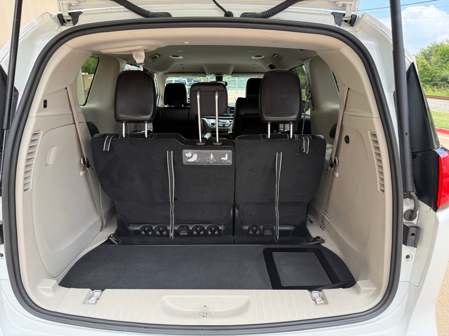 Used 2021 Chrysler Voyager LXi - BraunAbility Commercial Side Entry Entry Fold Out Manual Ramp