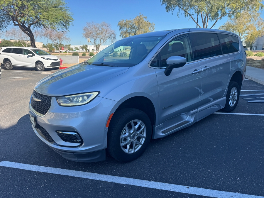 Used 2023 Chrysler Pacifica Touring L - BraunAbility Side Entry Fold Out Automatic Ramp