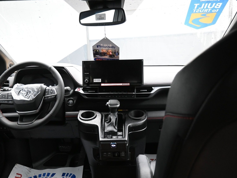 New 2025 Toyota Sienna Hybrid XSE Sport - BraunAbility Side Entry Entry Fold Out Automatic Ramp