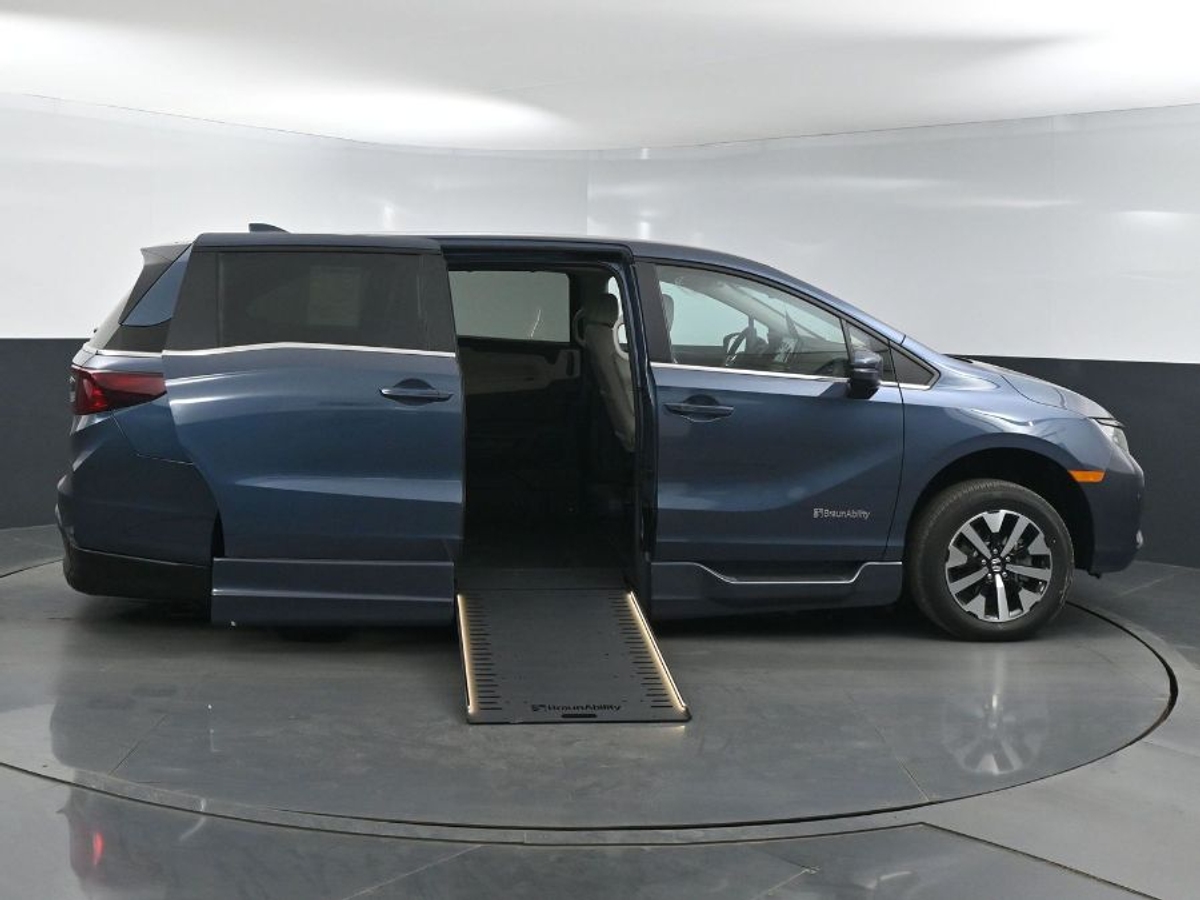 2026 Honda Odyssey EX-L's photo
