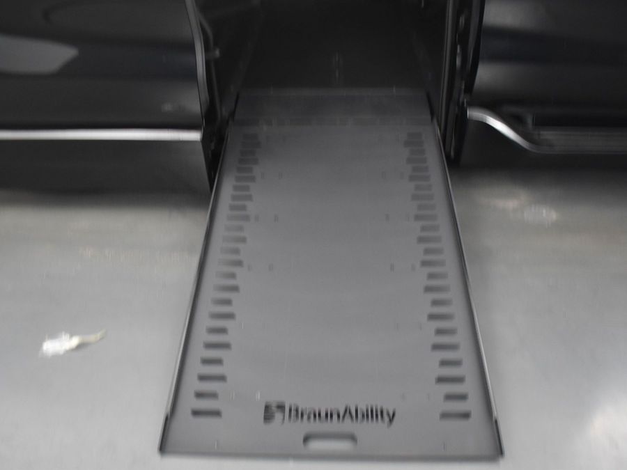New 2025 Toyota Sienna Hybrid XSE Sport - BraunAbility Side Entry Entry In Floor Automatic Ramp