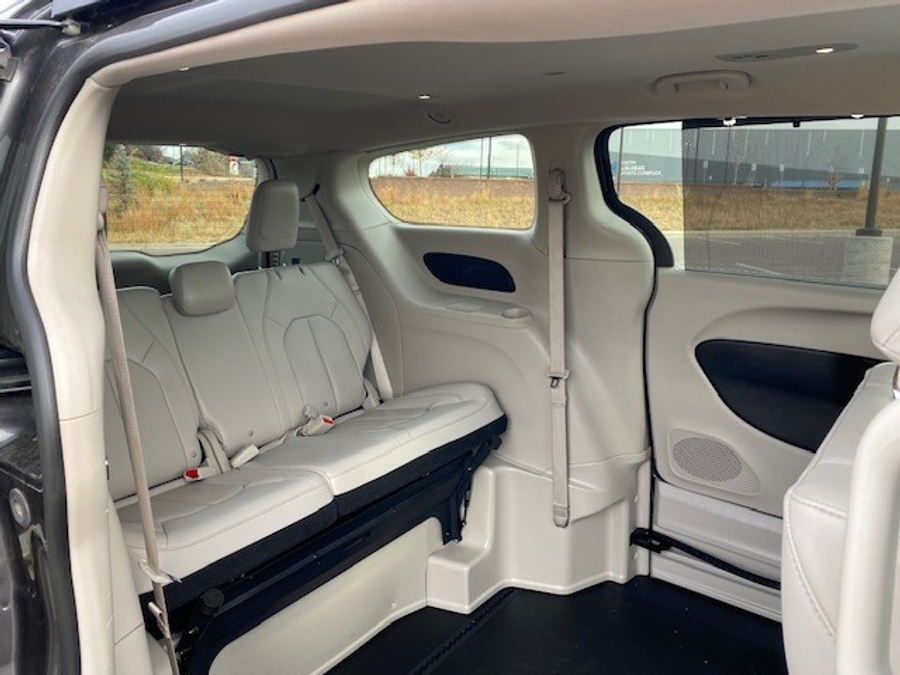 Used 2021 Chrysler Voyager LXi - BraunAbility Side Entry Entry Fold Out Automatic Ramp