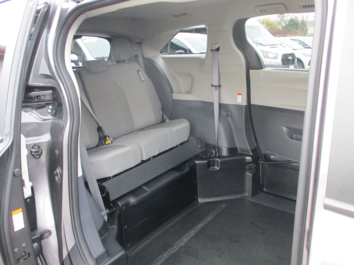 2023 TOYOTA SIENNA - Image 9