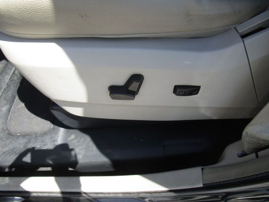 Used 2015 Chrysler Town and Country Touring-L - BraunAbility Side Entry Entry In Floor Automatic Ramp