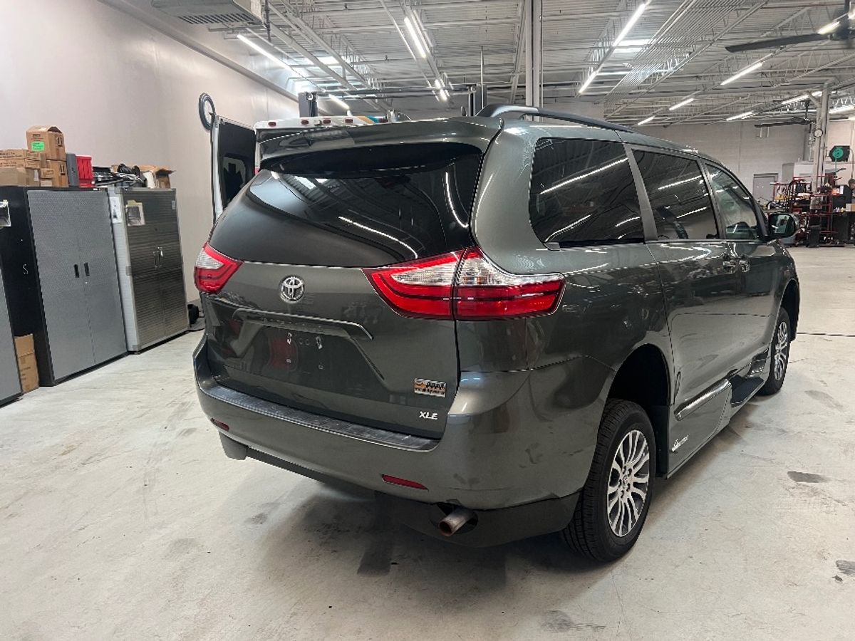 2019 TOYOTA SIENNA - Image 7