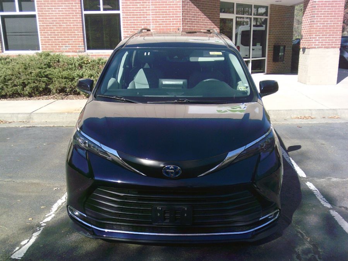 2024 TOYOTA SIENNA - Image 10