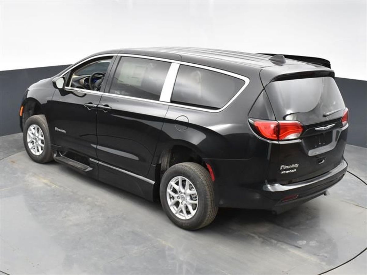 2023 CHRYSLER VOYAGER - Image 5