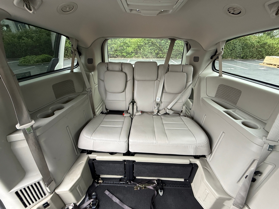 Used 2011 Chrysler Town and Country Touring - BraunAbility Side Entry Fold Out Automatic Ramp