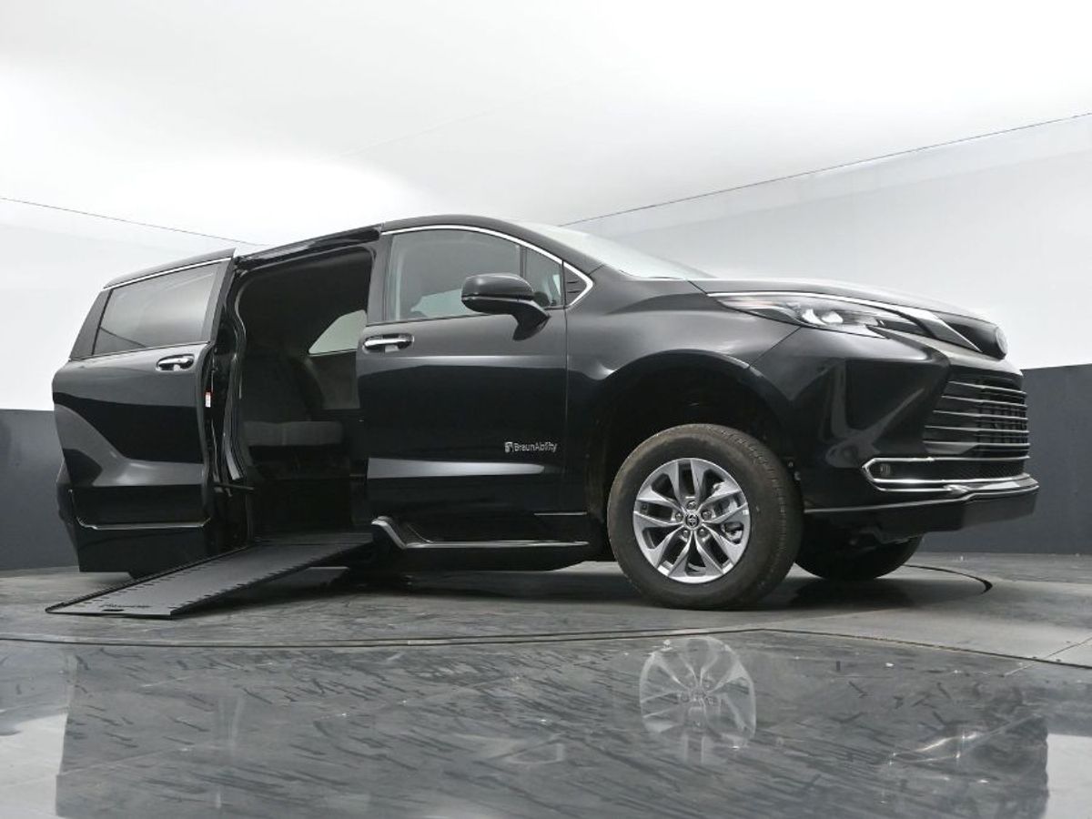 2024 TOYOTA SIENNA - Image 11