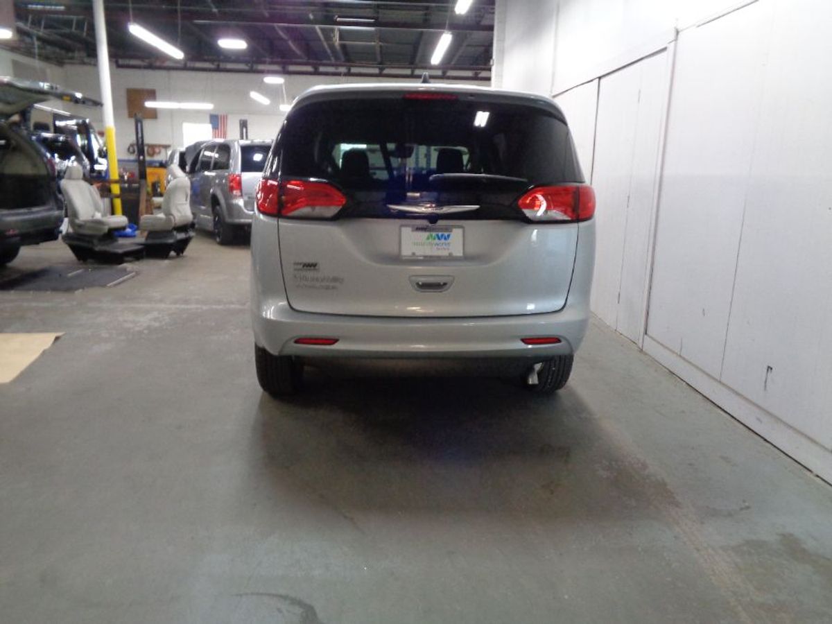 2023 CHRYSLER VOYAGER - Image 7