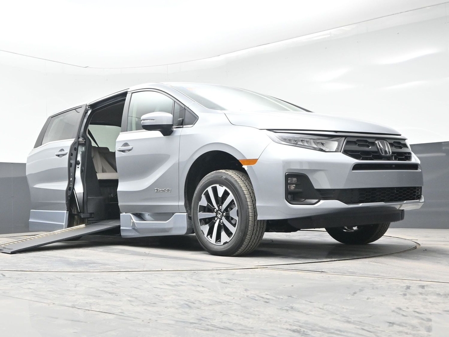 New 2026 Honda Odyssey EX-L - BraunAbility Side Entry Entry In Floor Automatic Ramp