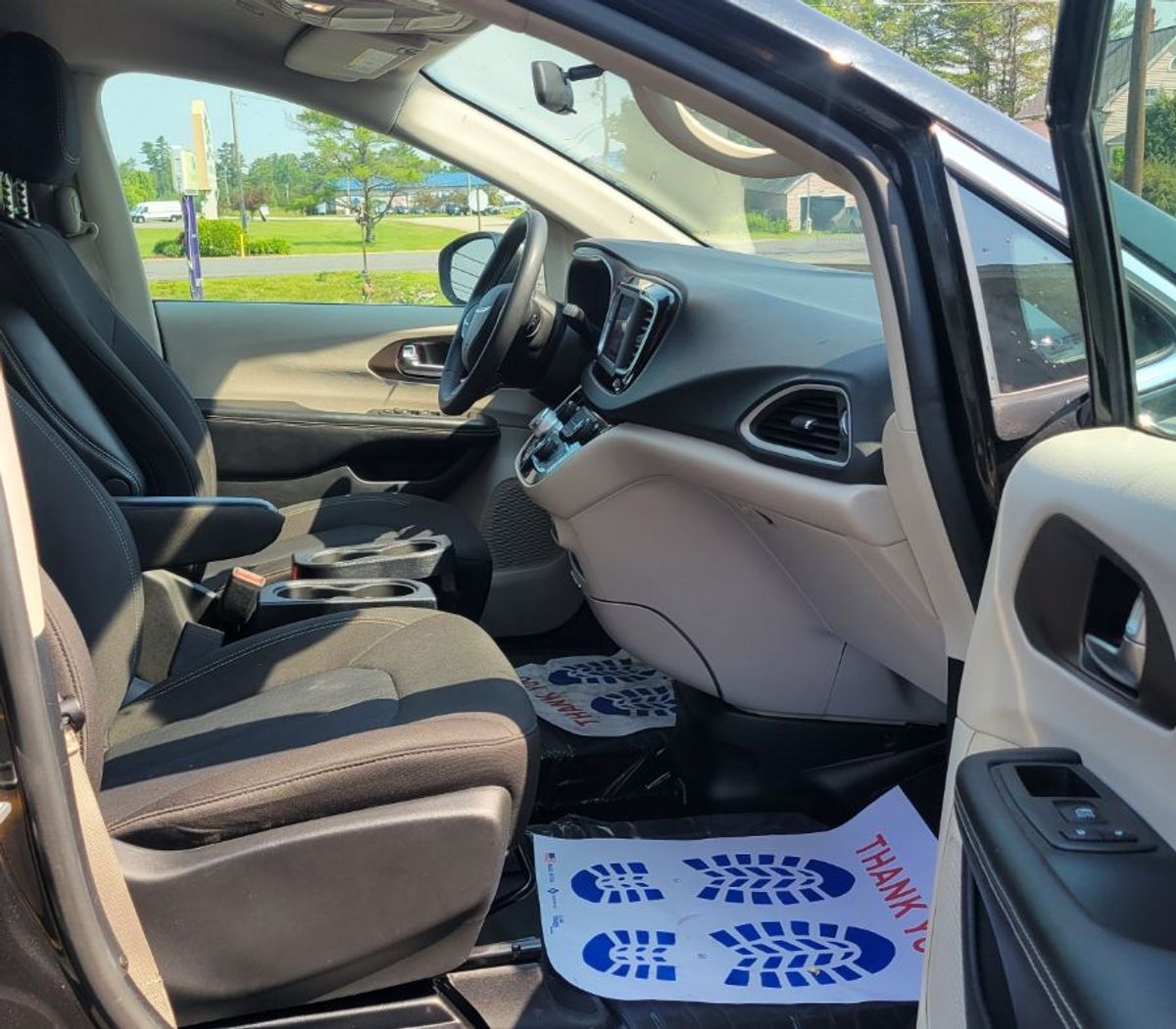 2022 CHRYSLER VOYAGER - Image 13