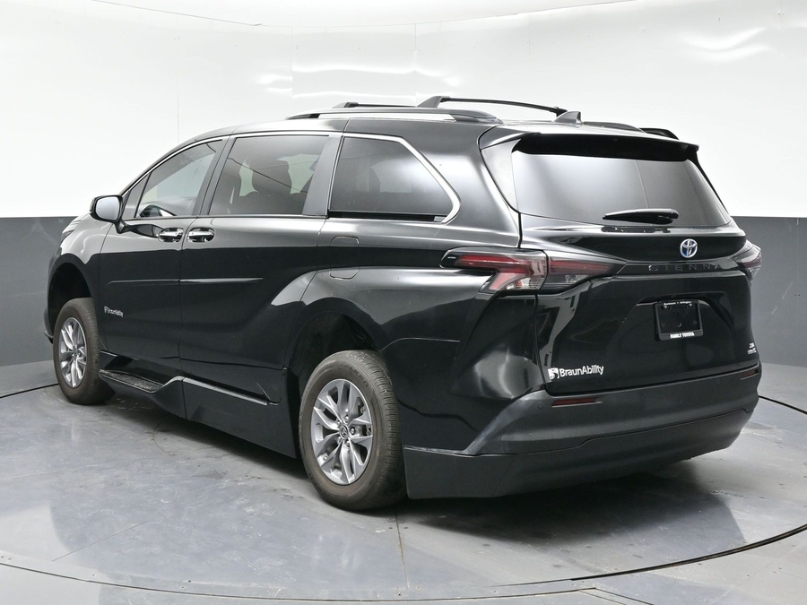 Used 2023 Toyota Sienna Hybrid XLE - BraunAbility Side Entry Entry Fold Out Automatic Ramp