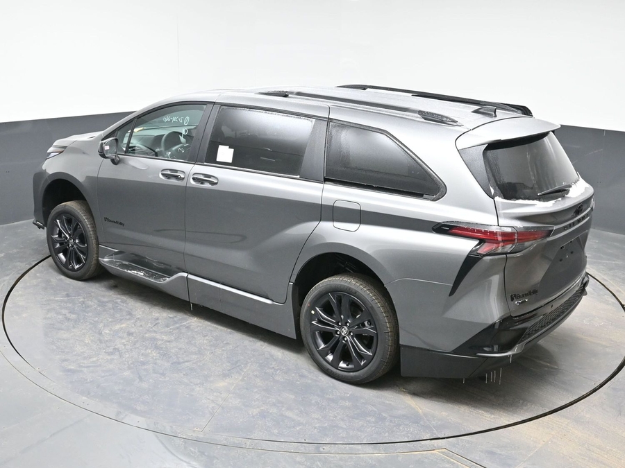 New 2026 Toyota Sienna Hybrid XSE Sport - BraunAbility Side Entry Entry Fold Out Automatic Ramp