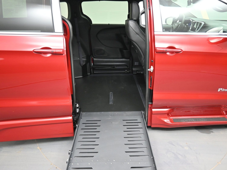 Red Chrysler Pacifica image number 11