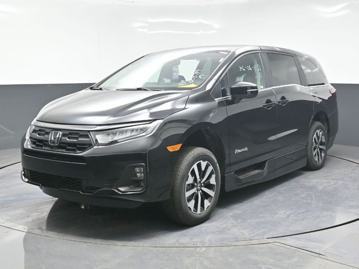 Black Honda Odyssey image number 2